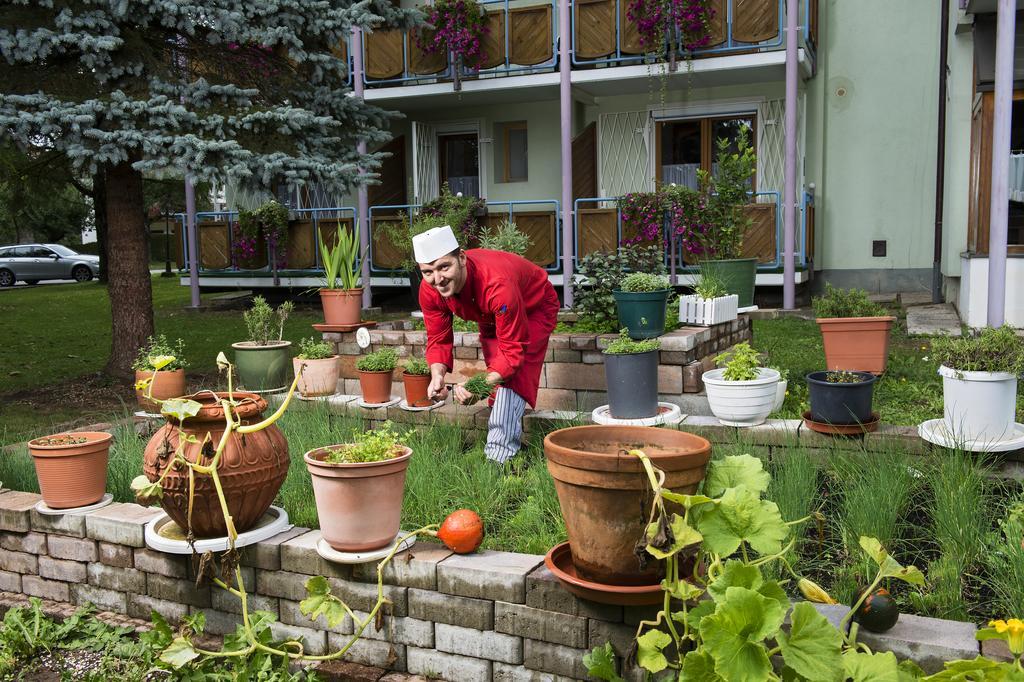 Golf-Tennis-Wellnesshotel Mori Sankt Kanzian am Klopeiner See Exterior foto